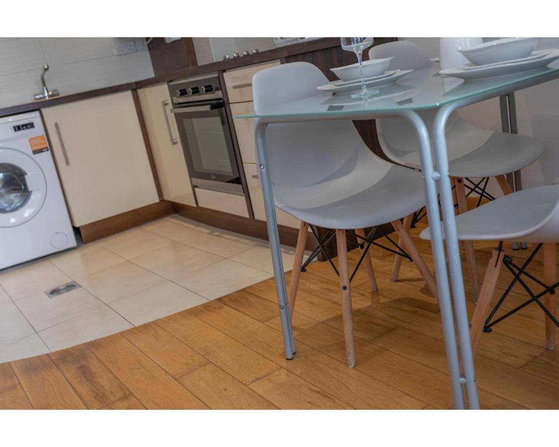 Central Belfast Apartments Eden ภายนอก รูปภาพ